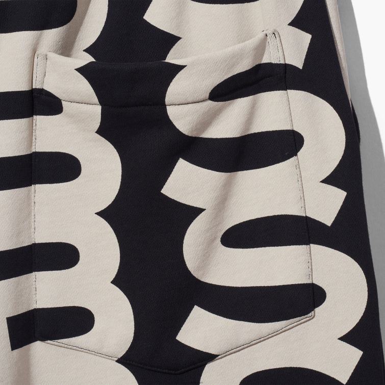 die übergroße Jogginghose mit Monogramm D868H515 Marc Jacobs
