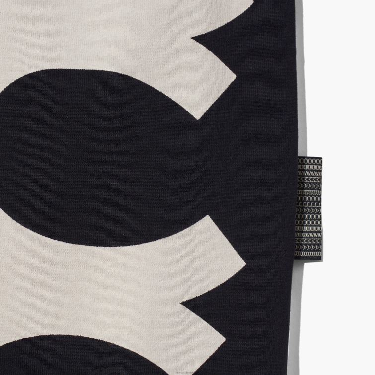 das große T-Shirt mit Monogramm D868H519 Marc Jacobs
