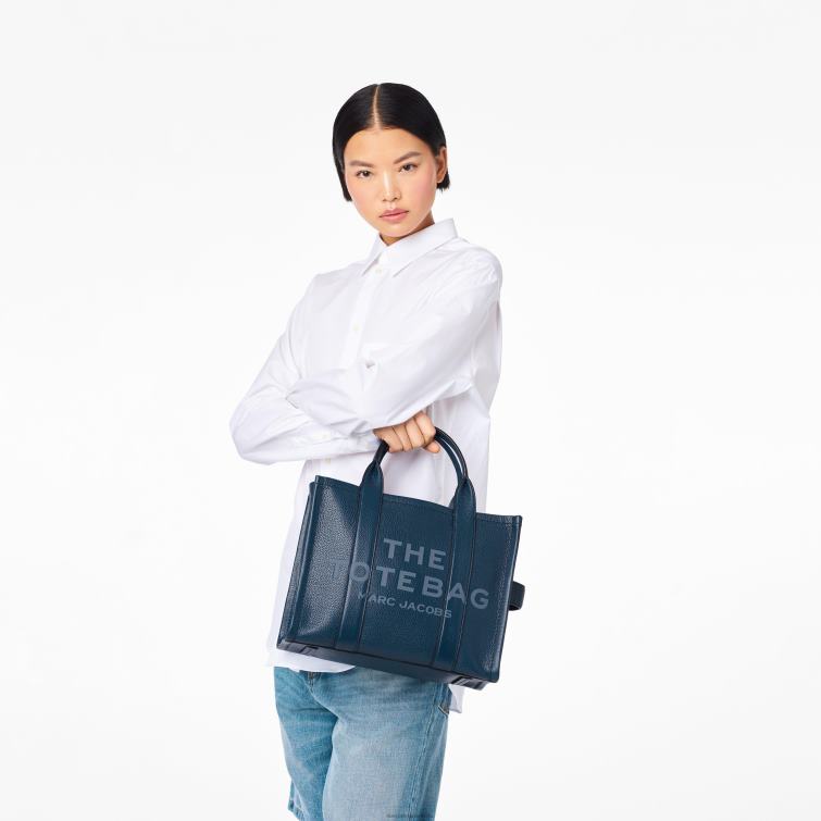 Die mittelgroße Tragetasche aus Leder D868H45 Marc Jacobs
