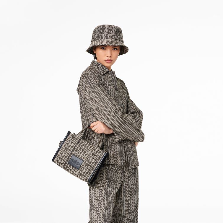 die Mini-Einkaufstasche mit Monogramm D868H86 Marc Jacobs
