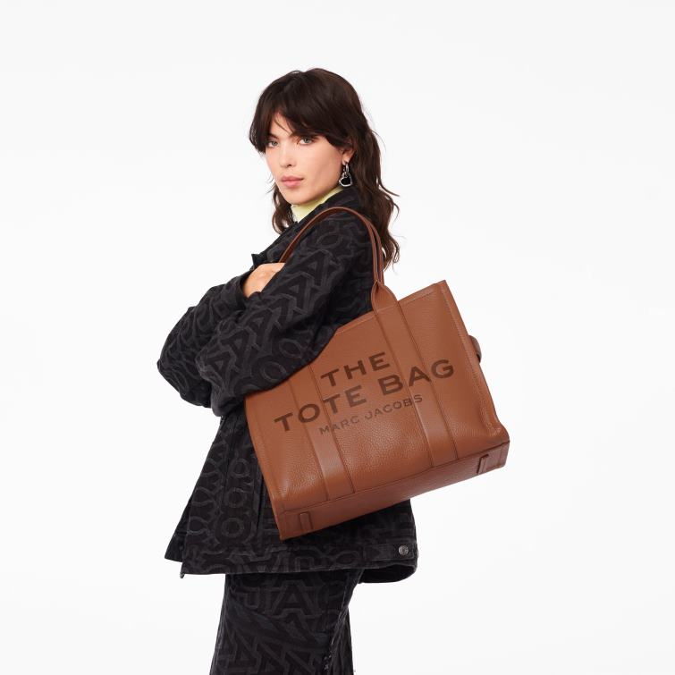 die große Ledertasche D868H28 Marc Jacobs
