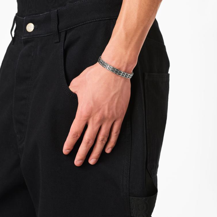 das Armband mit Monogrammgravur D868H424 Marc Jacobs